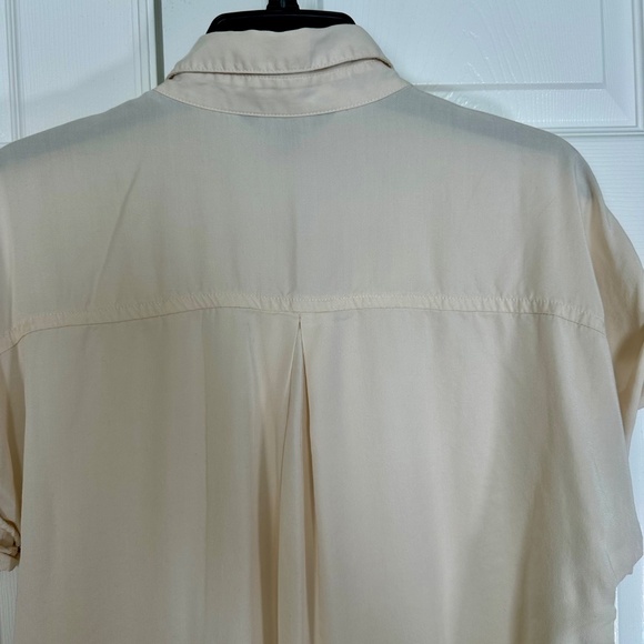 Banana Republic Women’s Cream Cropped Button Down Shirt Medium - Picture 5 of 6